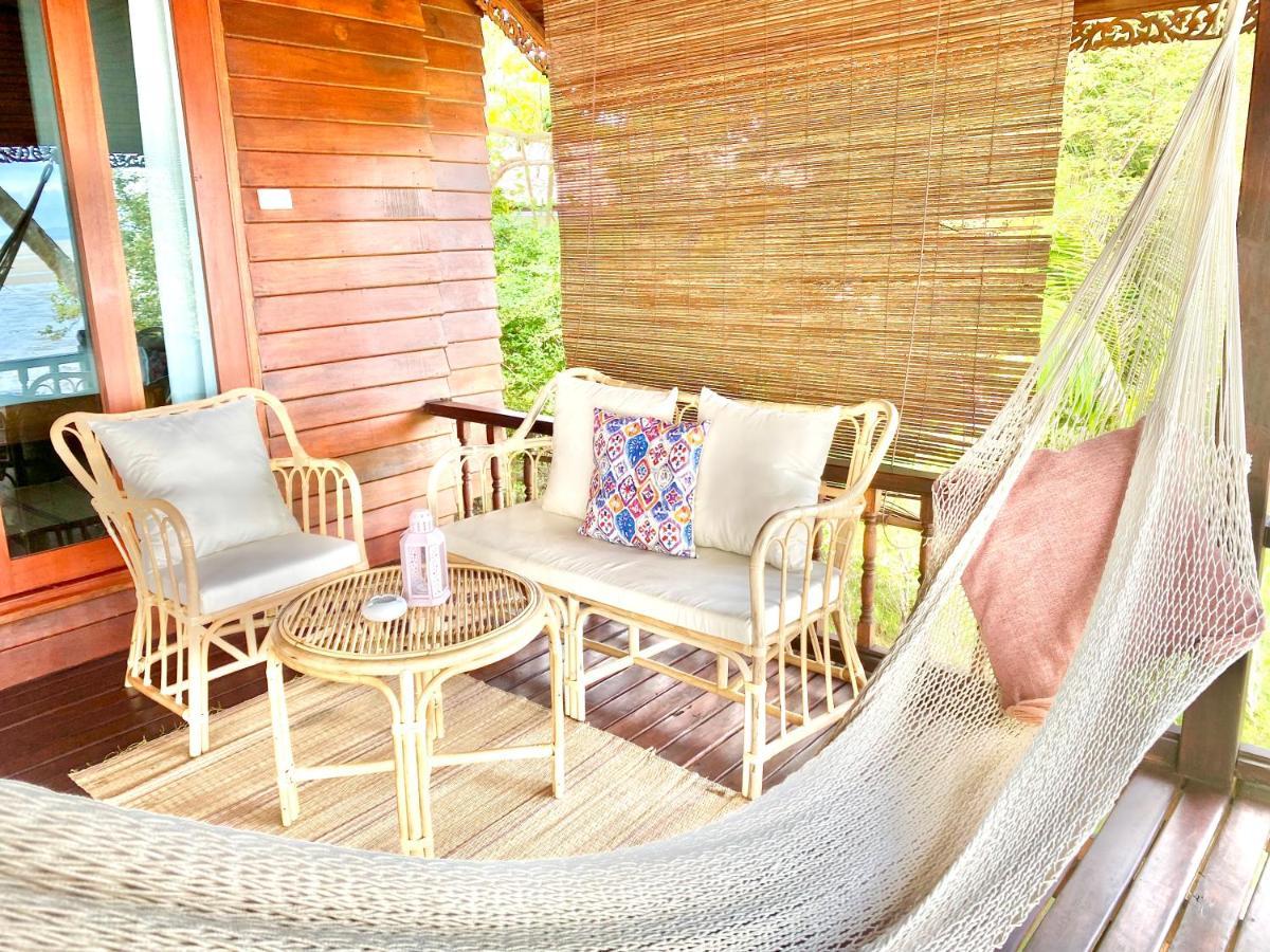 Hin Kong Sunset Front House סריתאנו